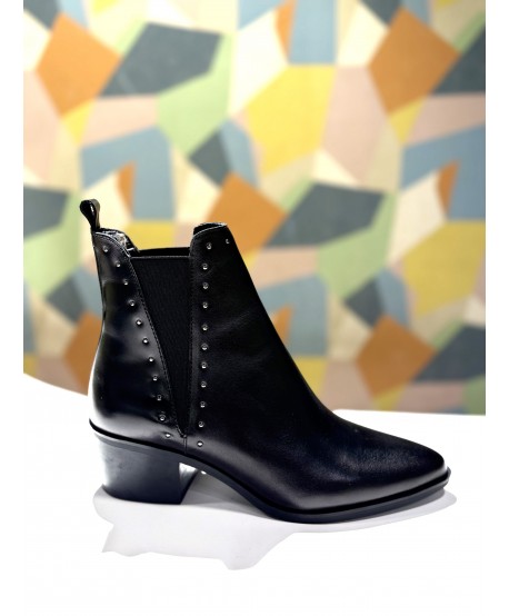 BOTÍN TACHAS CAMPERO