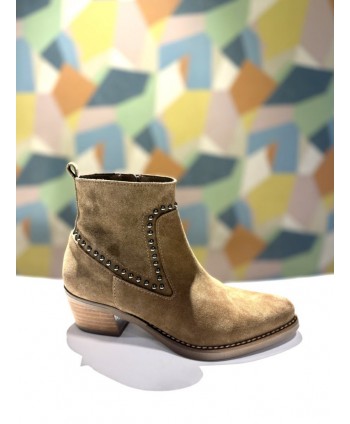 BOTÍN CAMPERO TACHAS