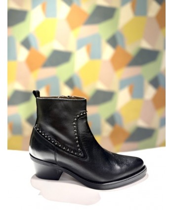 BOTÍN CAMPERO TACHAS