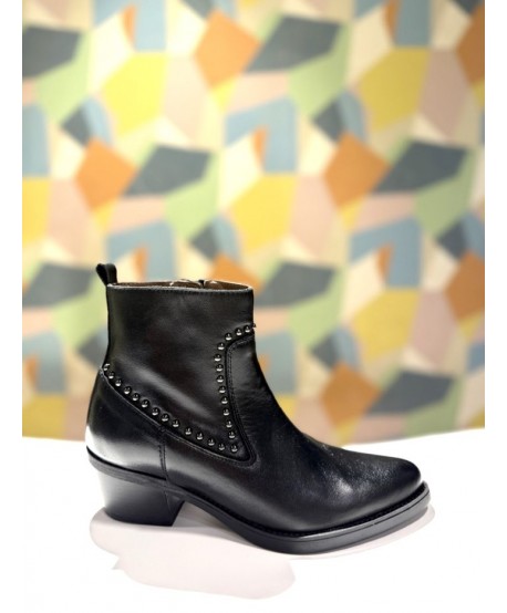 BOTÍN CAMPERO TACHAS